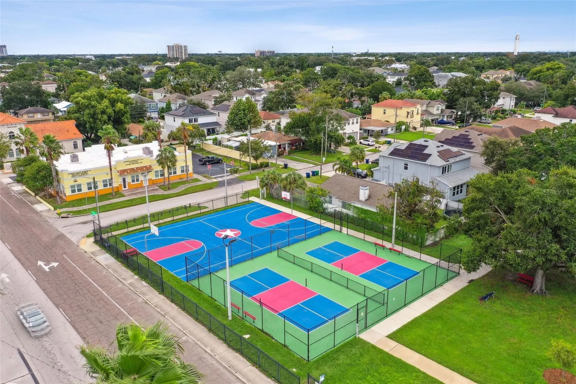 2407 W Carmen Street Tampa FL 33609