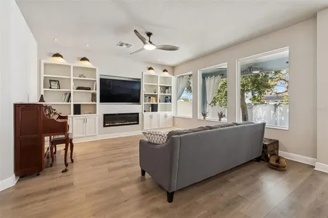 2407 W Carmen Street Tampa FL 33609