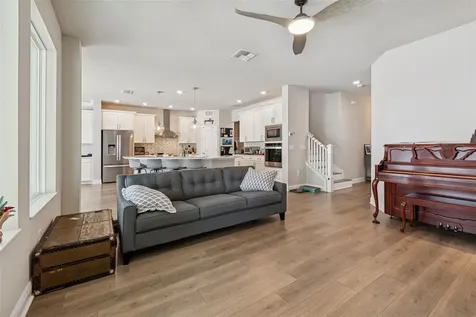 2407 W Carmen Street Tampa FL 33609
