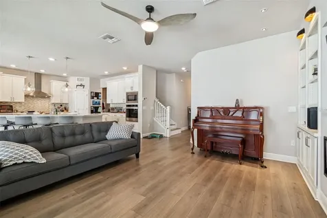 2407 W Carmen Street Tampa FL 33609