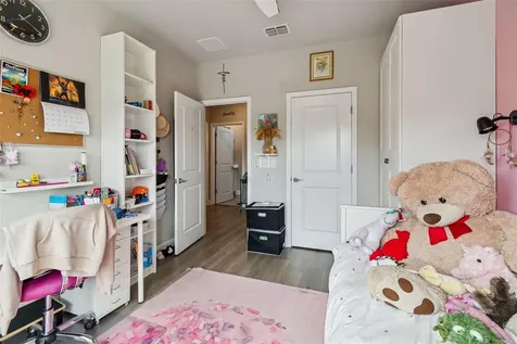 2407 W Carmen Street Tampa FL 33609