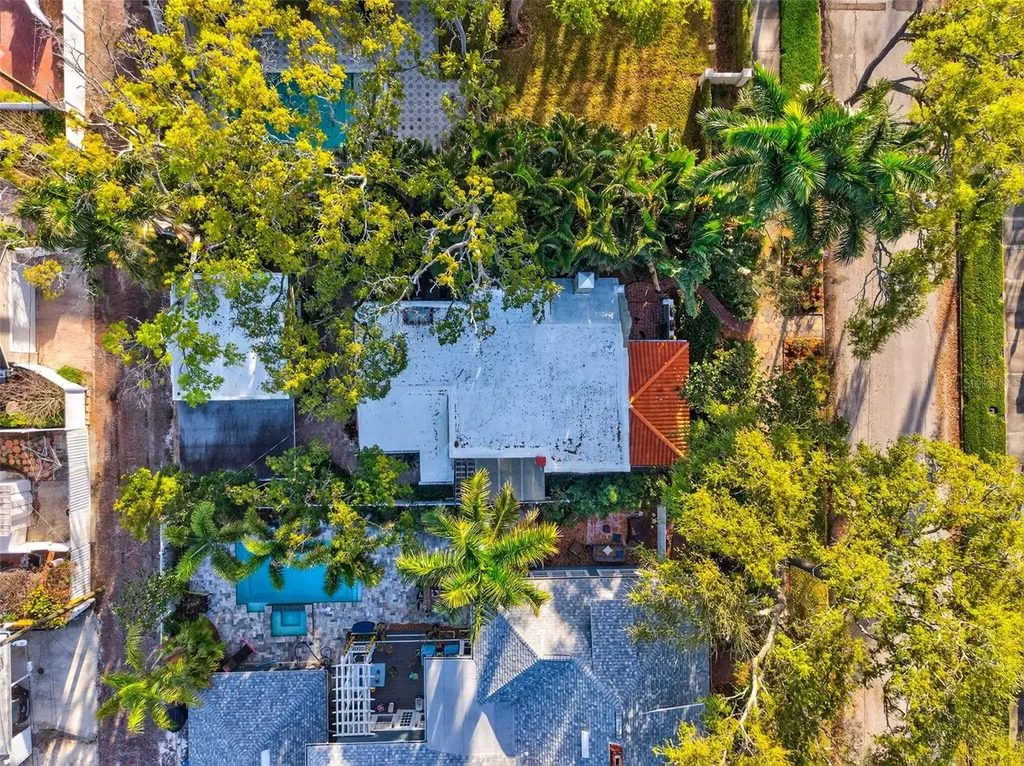745 16th Avenue NE St Petersburg FL 33704