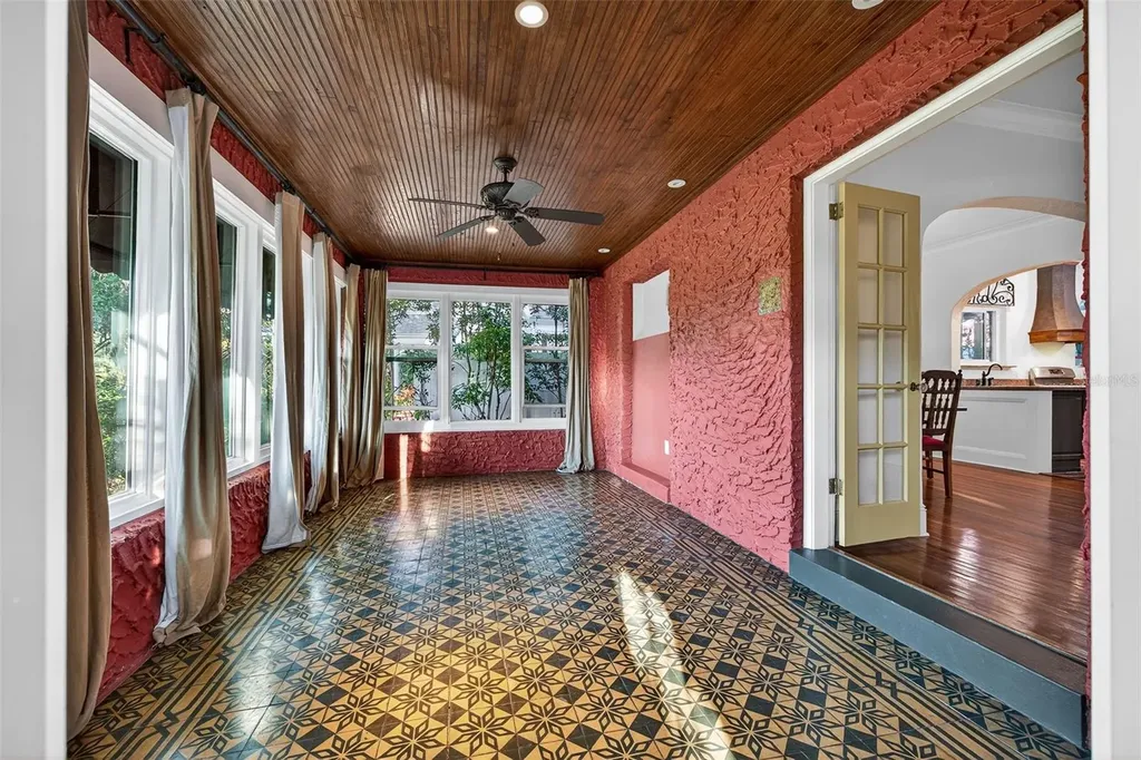 745 16th Avenue NE St Petersburg FL 33704