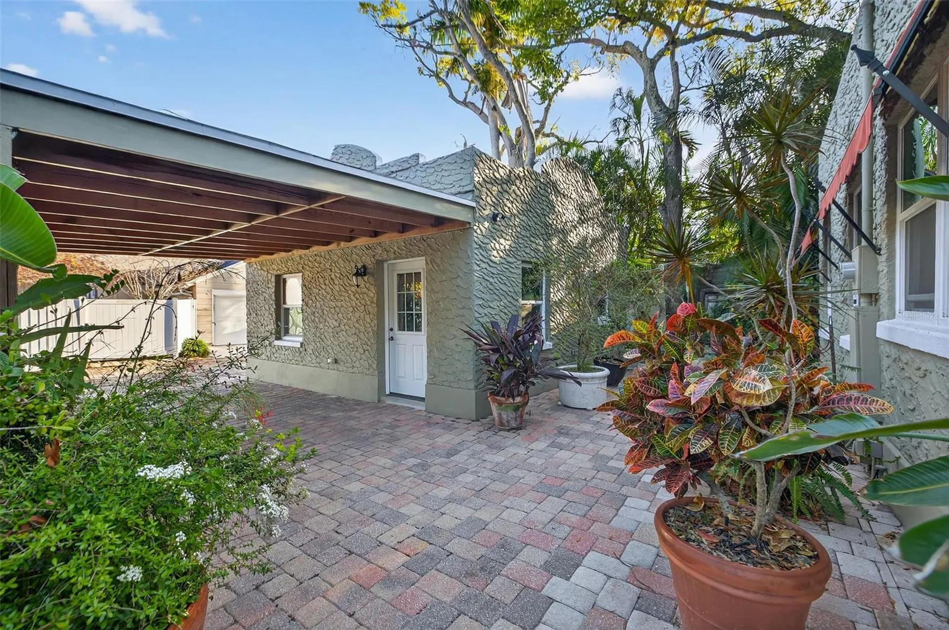 745 16th Avenue NE St Petersburg FL 33704