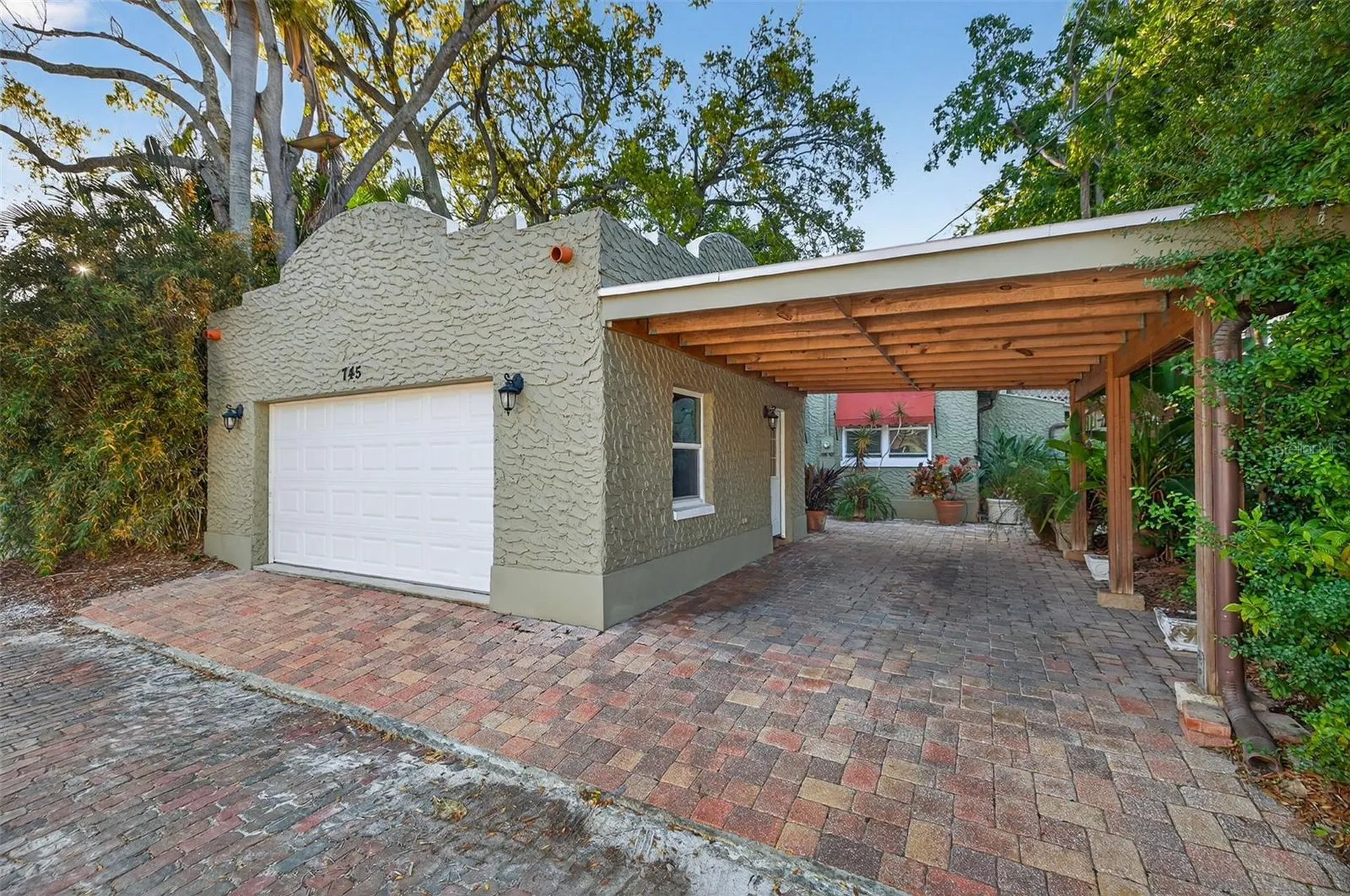745 16th Avenue NE St Petersburg FL 33704