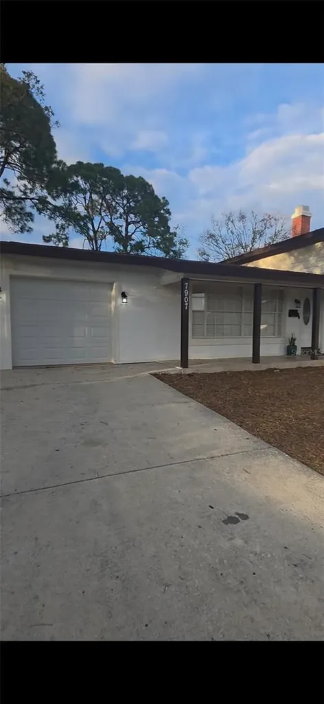 7907 W Hiawatha Street Tampa FL 33615