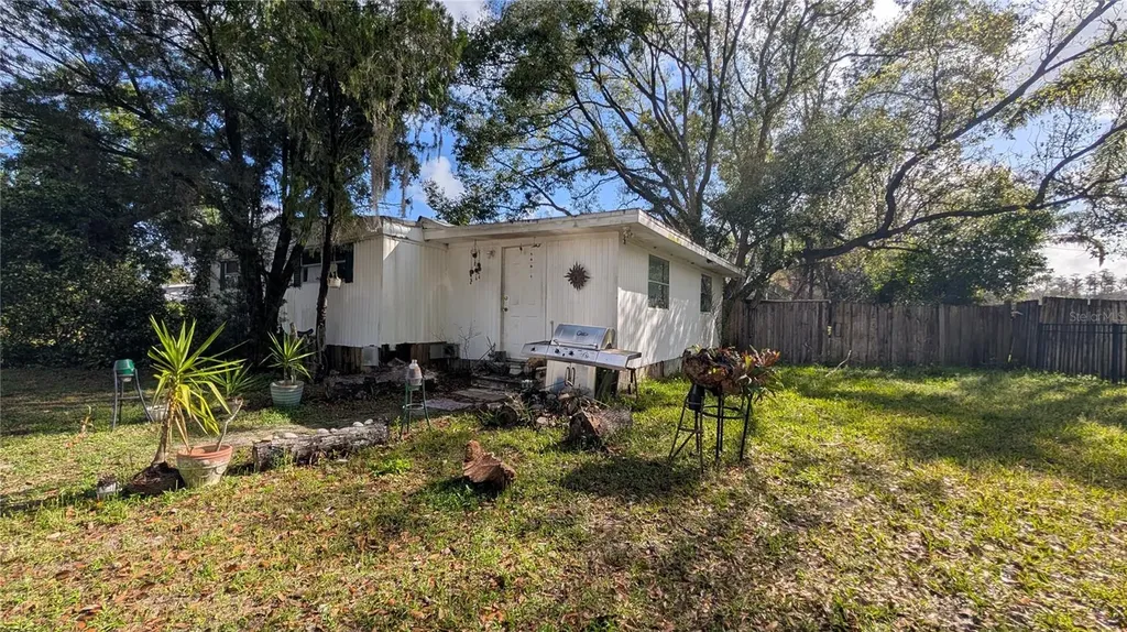 1960 Andrews Loop Lutz FL 33558