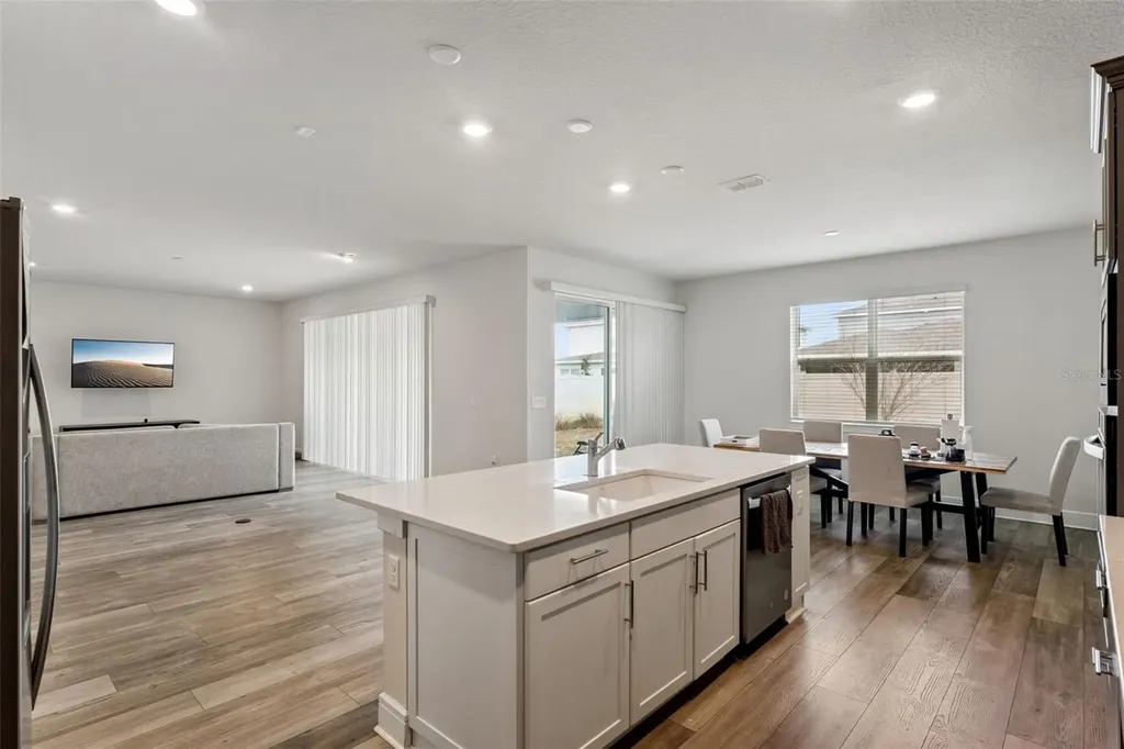 4008 Meandering Bay Drive Apopka FL 32712