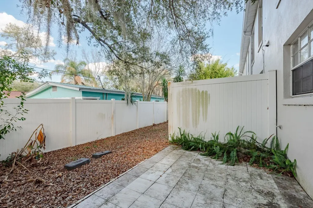 37236 Embassy Park Lane Dade City FL 33525