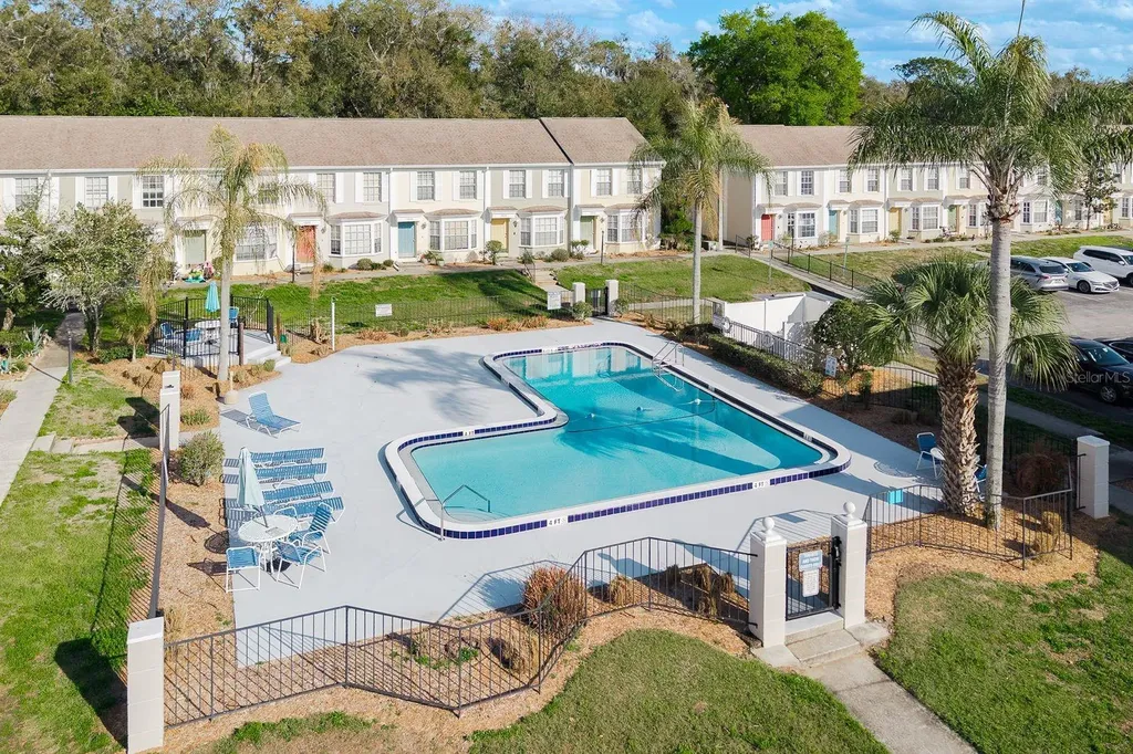 37236 Embassy Park Lane Dade City FL 33525