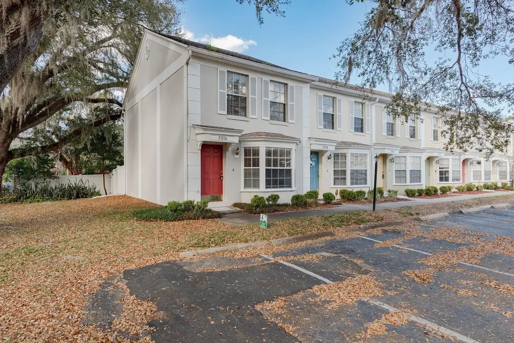 37236 Embassy Park Lane Dade City FL 33525