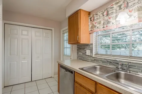 37236 Embassy Park Lane Dade City FL 33525