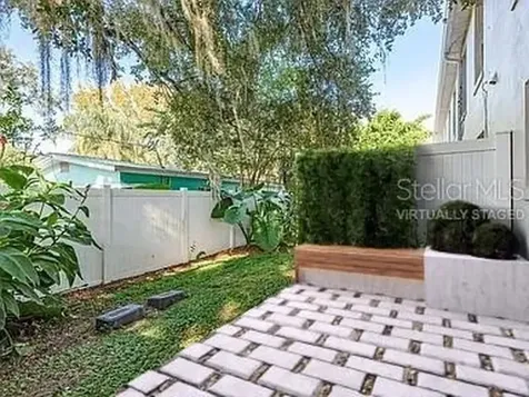 37236 Embassy Park Lane Dade City FL 33525