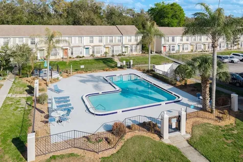 37236 Embassy Park Lane Dade City FL 33525