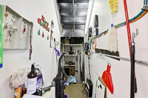 6881 Kingspointe Parkway Orlando FL 32819