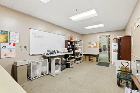 6881 Kingspointe Parkway Orlando FL 32819