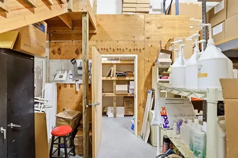 6881 Kingspointe Parkway Orlando FL 32819