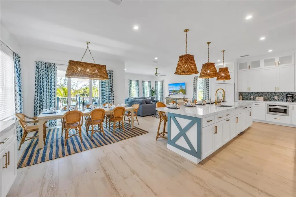 518 Spring Avenue Anna Maria FL 34216
