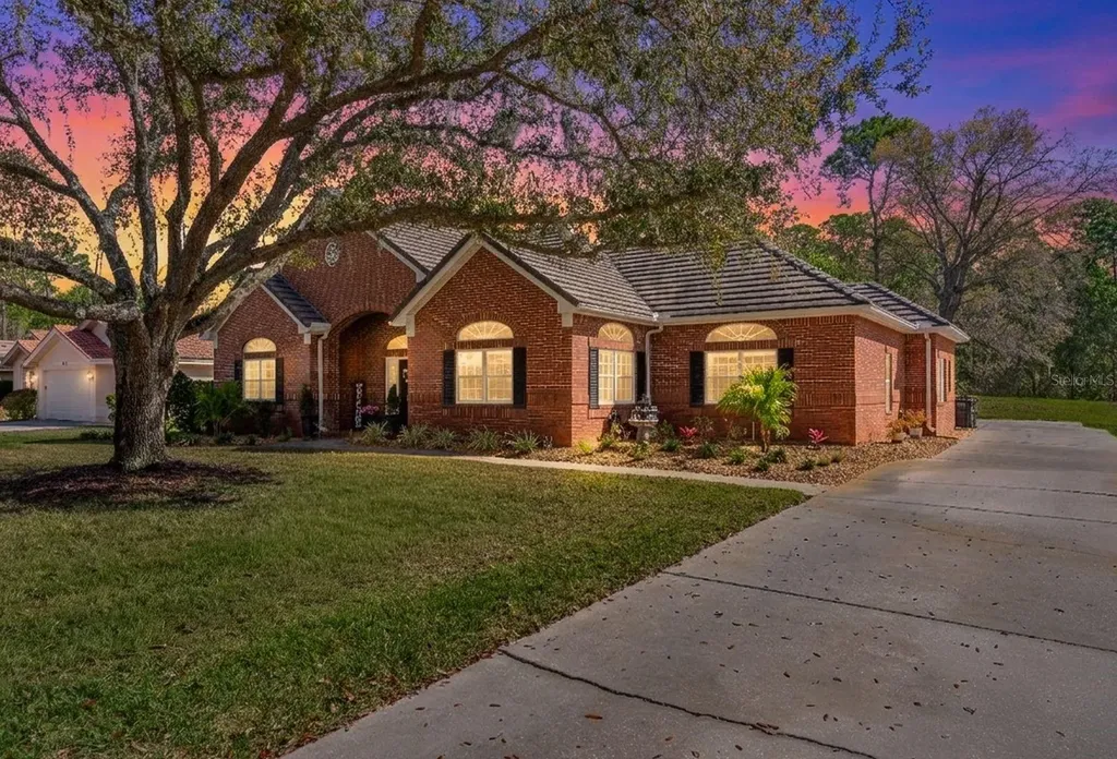 1499 E Lake Woodlands Parkway Oldsmar FL 34677