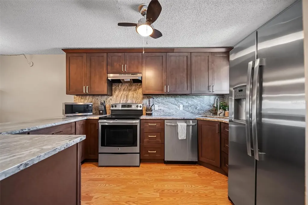 6033 34th Street W Bradenton FL 34210