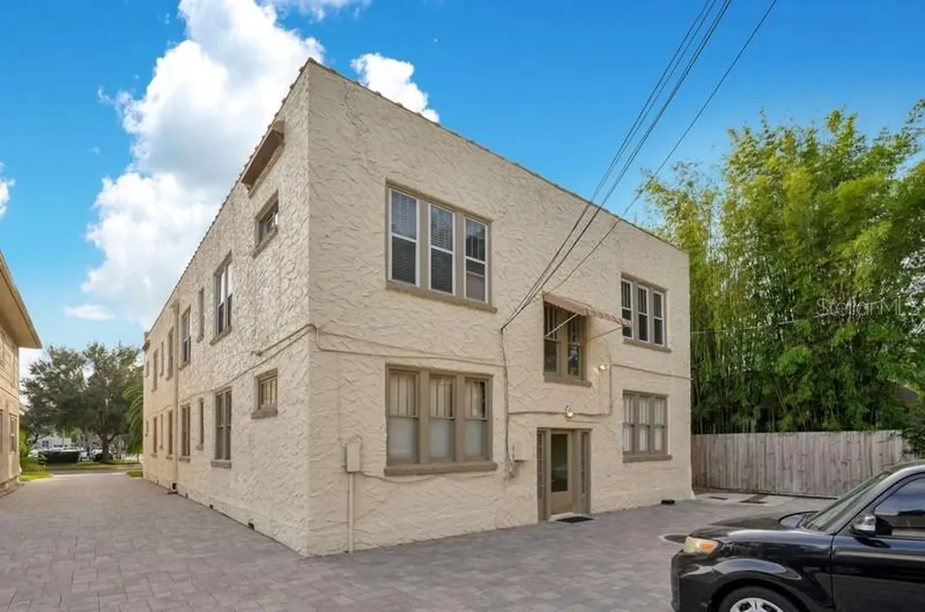 613 E Ridgewood Street Orlando FL 32803