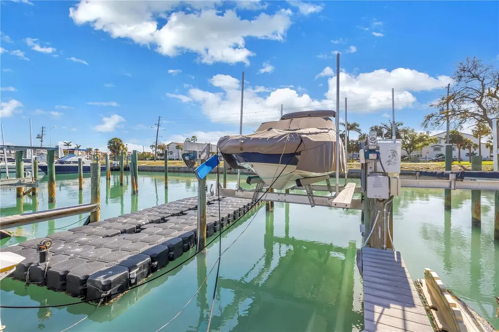 340 Pinellas Bayway S Tierra Verde FL 33715