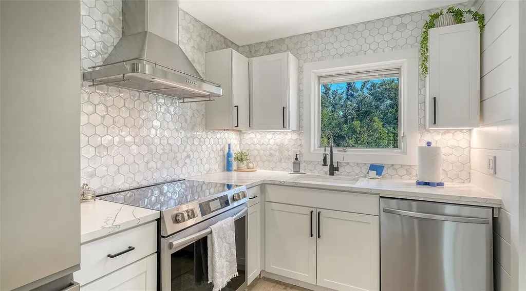 729 Saint Judes Drive S Longboat Key FL 34228