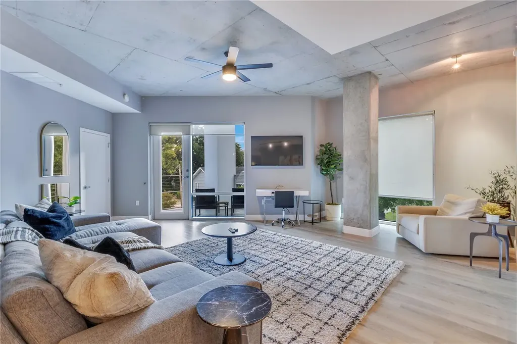 525 E Jackson Street Orlando FL 32801