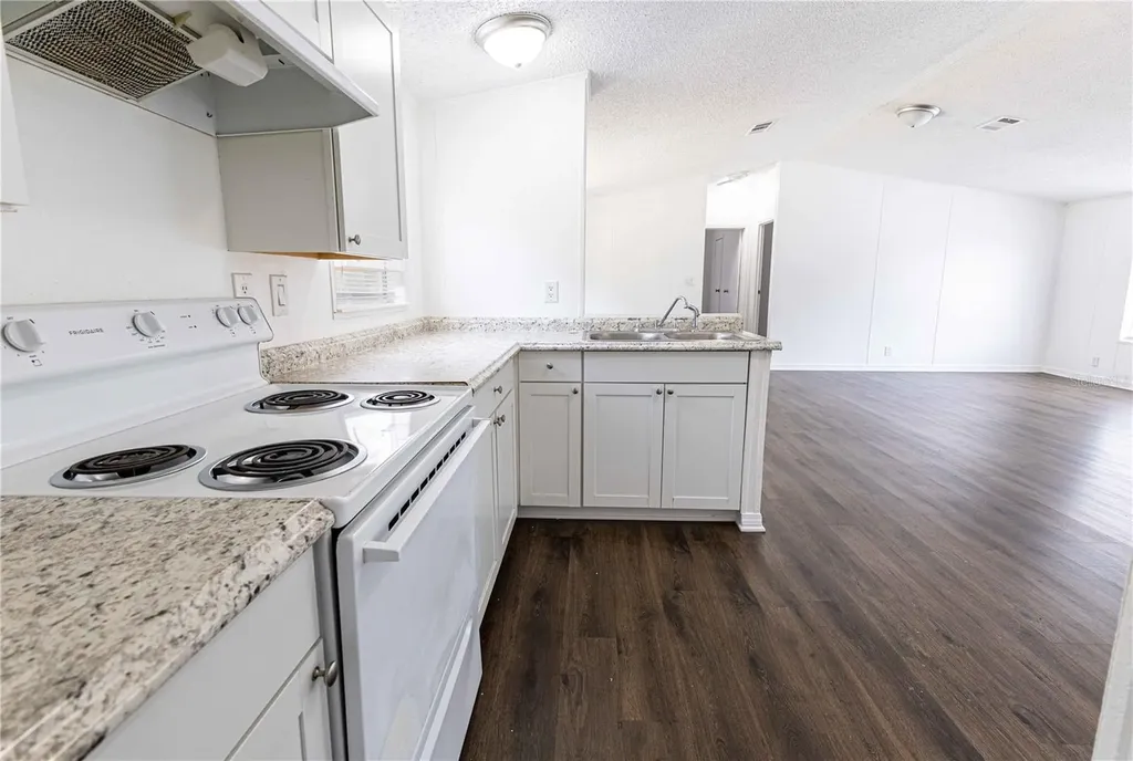 4872 Evans Street Coleman FL 33521