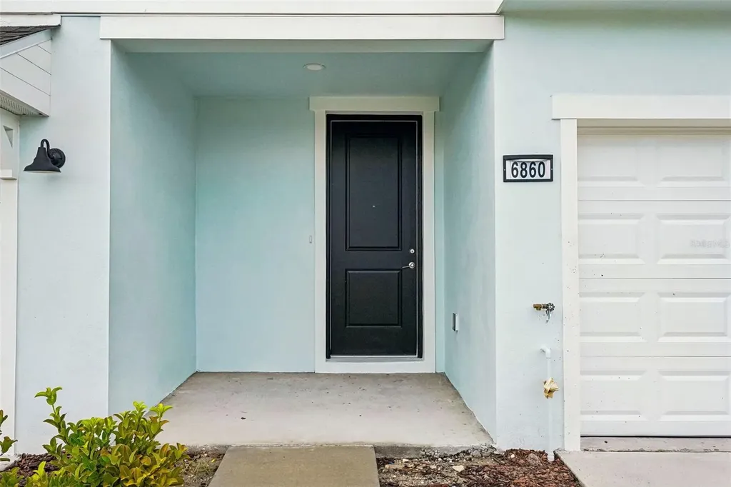 6860 Holcombe Down Drive Zephyrhills FL 33541