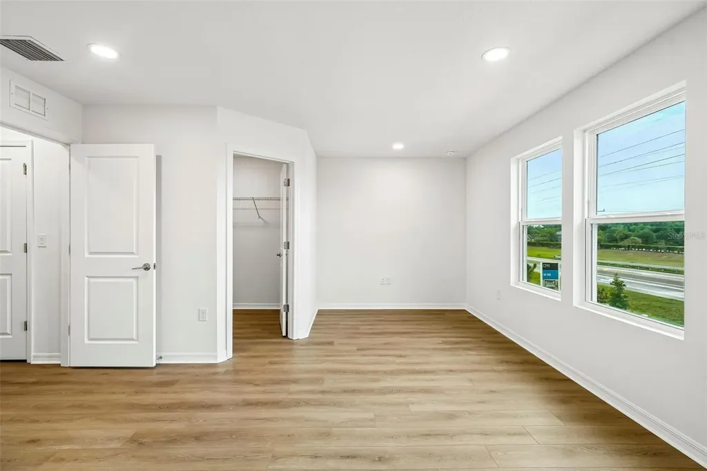 6860 Holcombe Down Drive Zephyrhills FL 33541