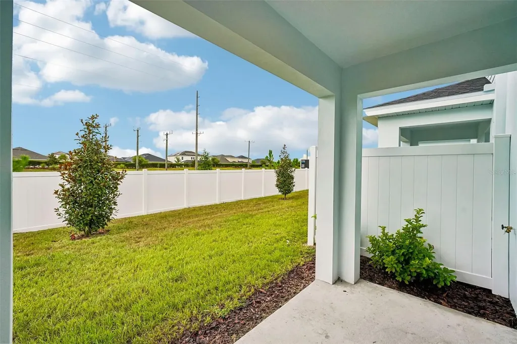 6860 Holcombe Down Drive Zephyrhills FL 33541