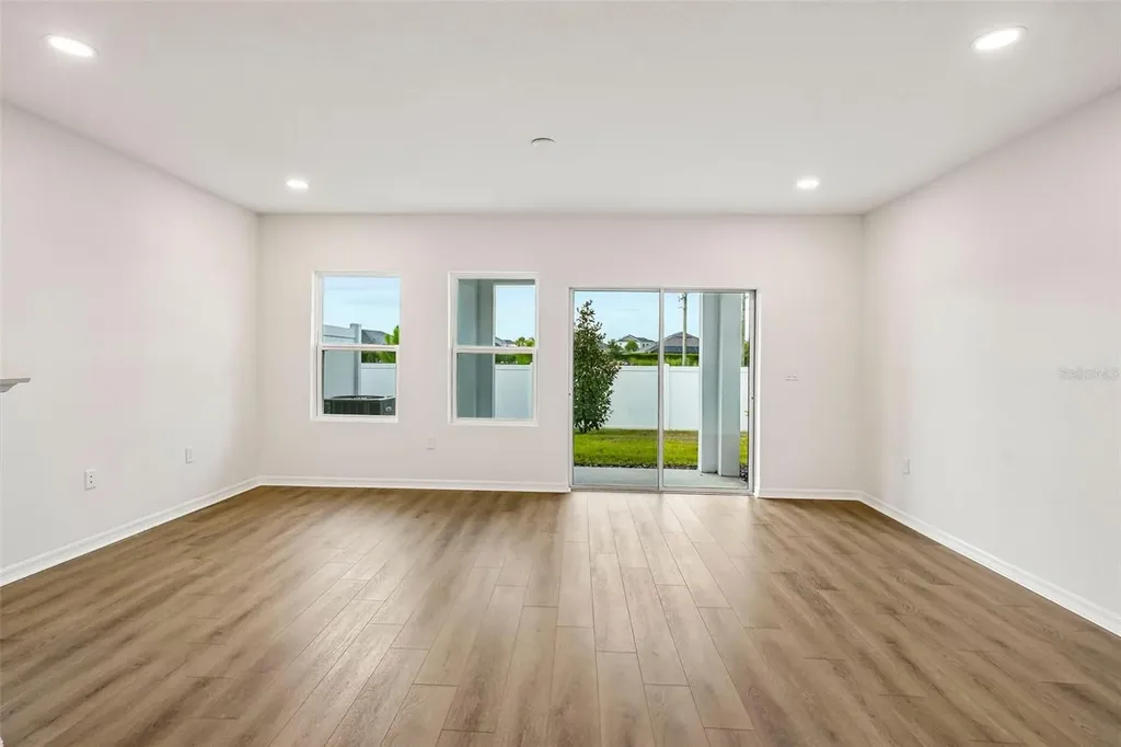 6860 Holcombe Down Drive Zephyrhills FL 33541