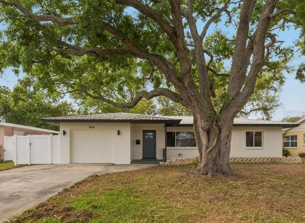 920 43rd Avenue NE St Petersburg FL 33703
