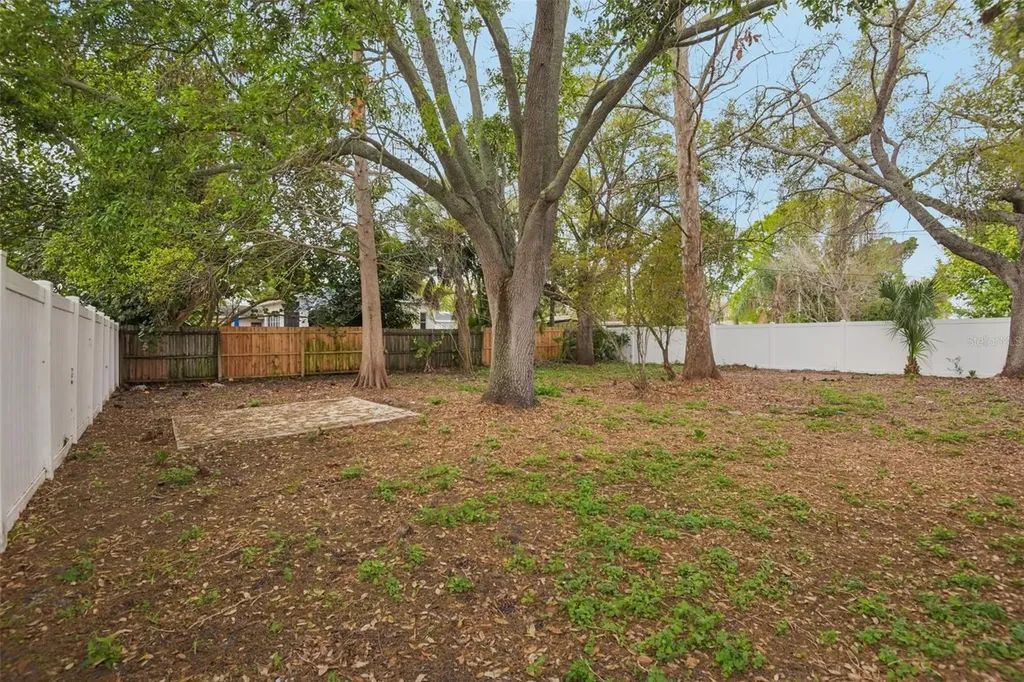 920 43rd Avenue NE St Petersburg FL 33703