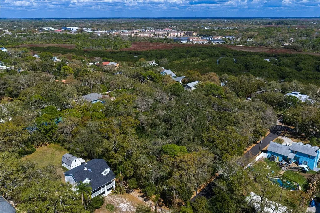 8004 Bay Drive Tampa FL 33635