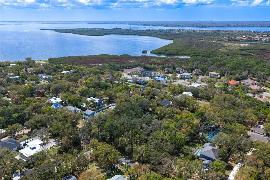 8004 Bay Drive Tampa FL 33635