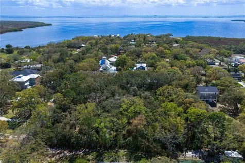 8004 Bay Drive Tampa FL 33635