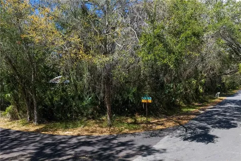 8004 Bay Drive Tampa FL 33635