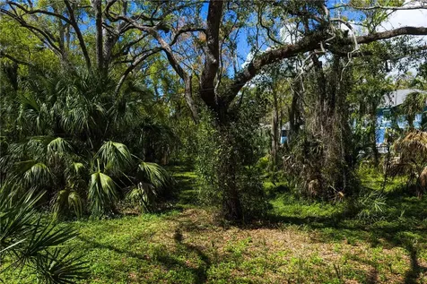 8004 Bay Drive Tampa FL 33635