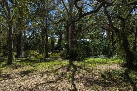 8004 Bay Drive Tampa FL 33635
