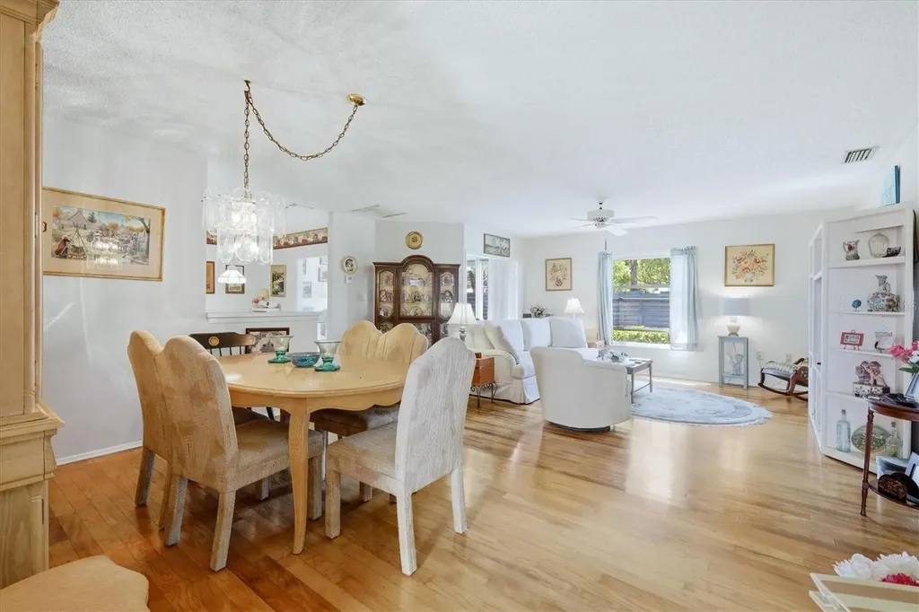 4140 Oakhurst Circle W Sarasota FL 34233