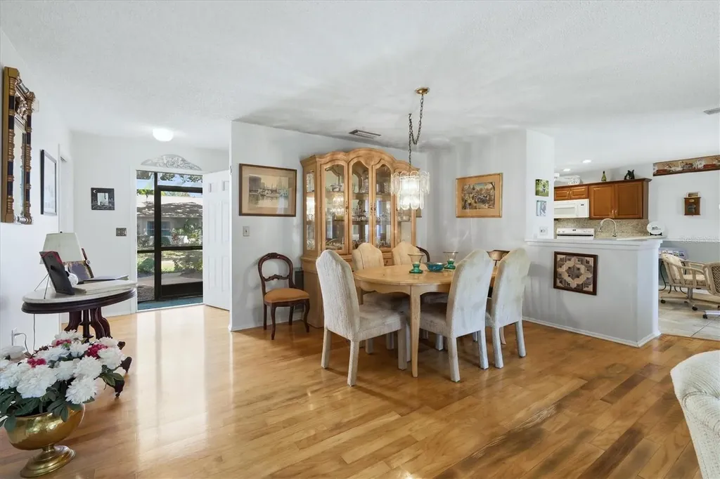 4140 Oakhurst Circle W Sarasota FL 34233