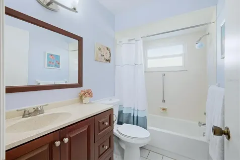 4140 Oakhurst Circle W Sarasota FL 34233
