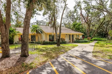 4140 Oakhurst Circle W Sarasota FL 34233