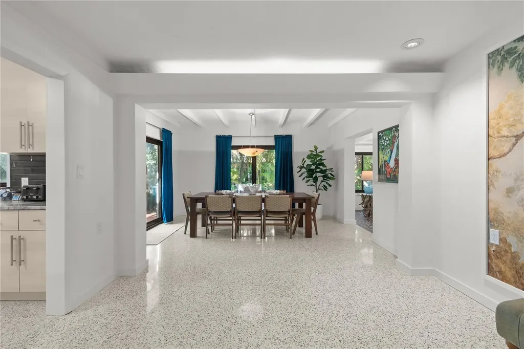 157 Garden Lane Sarasota FL 34242