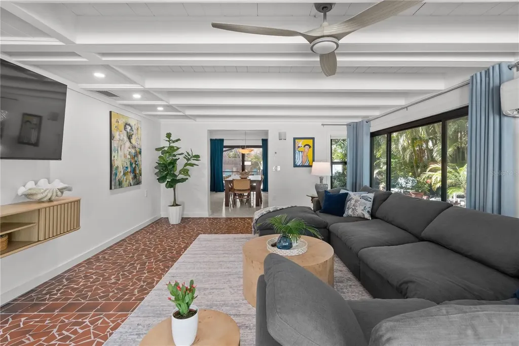 157 Garden Lane Sarasota FL 34242