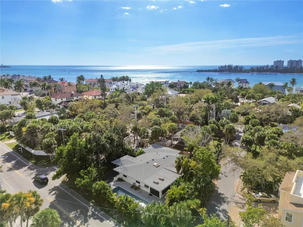 157 Garden Lane Sarasota FL 34242