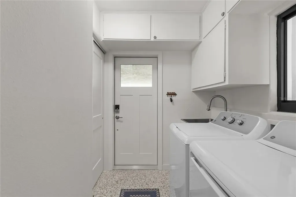 157 Garden Lane Sarasota FL 34242