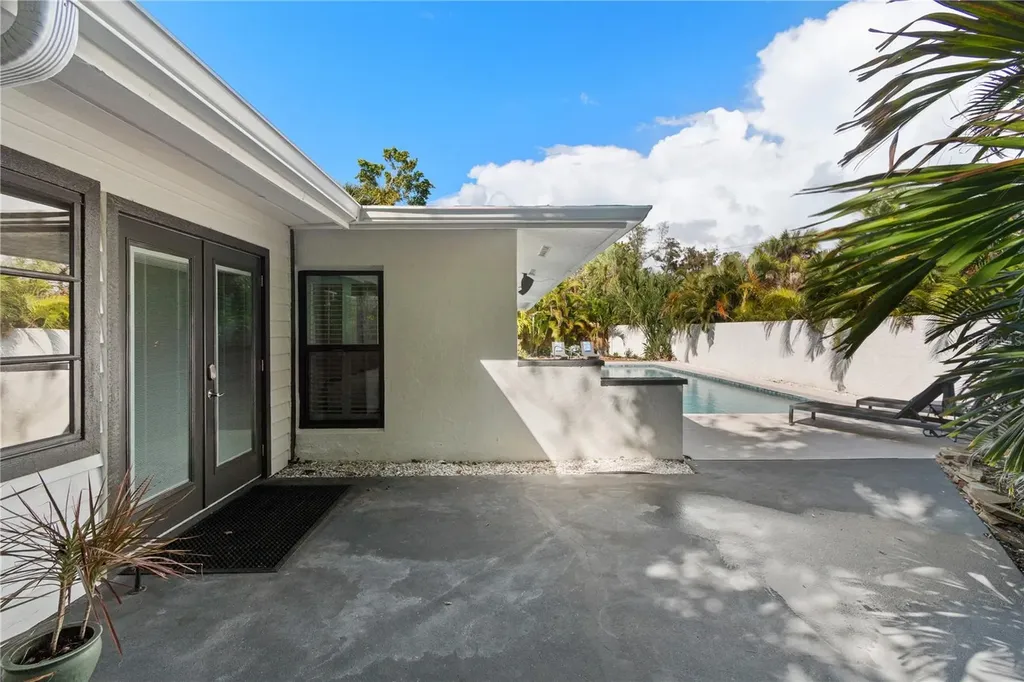 157 Garden Lane Sarasota FL 34242